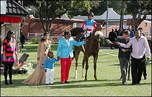 Alesh Naidoo leading in Sunningdale, bred by George Rowles. Image: Gold Circle