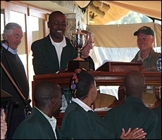 Thabani Nzimande receiving his award from Ronny Napier, Judge Magid and Mick Goss. Image: Michael Marnewick