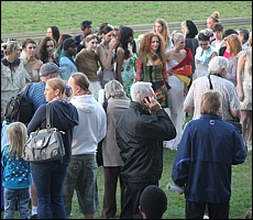 Models and the morning crowd. Image: Candiese Marnewick