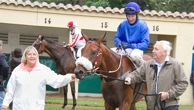 Judy and Anton Proctor leading in Patchit Up Baby. Image: Gold Circle